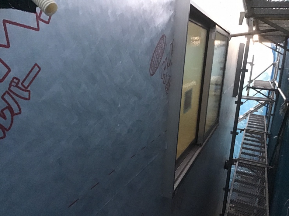 三郷市T様邸は遮熱透湿防水シート張りを行いました。