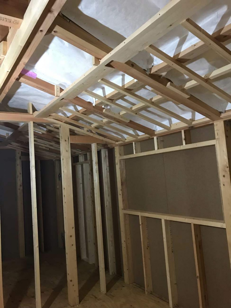 埼玉県久喜市O様邸注文住宅新築工事はタイベックシルバーを小屋裏に施工しました。