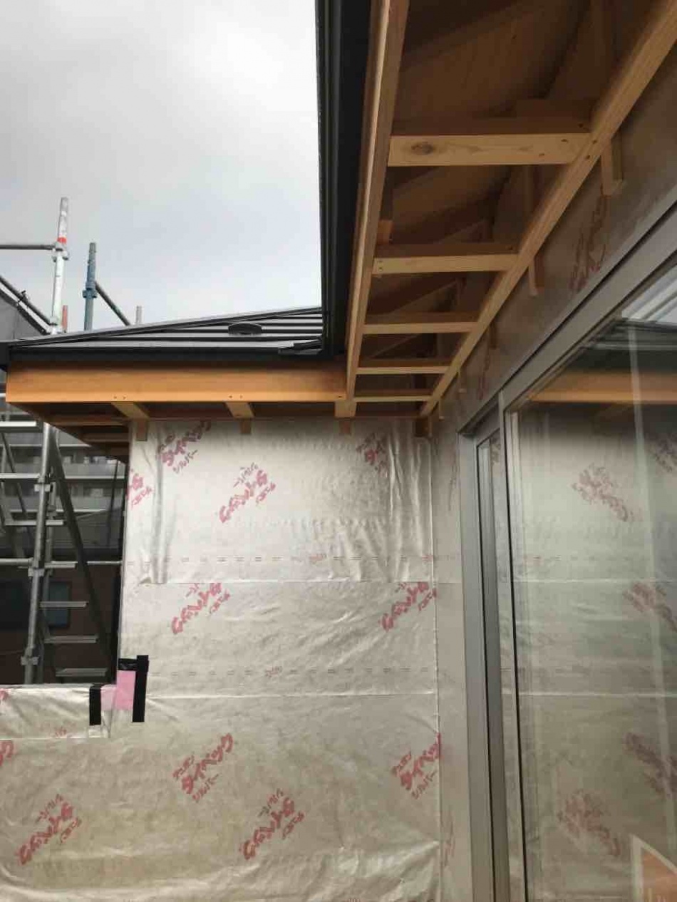 埼玉県三郷市S様邸注文住宅新築工事はタイベックシルバーを施工しています。