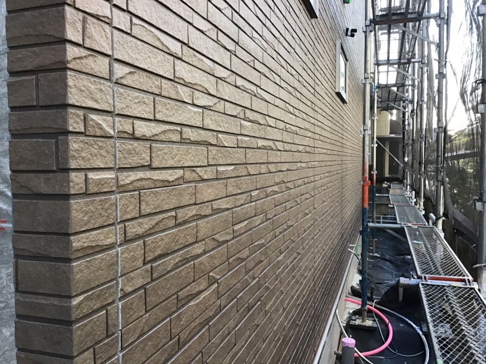 埼玉県吉川市T様邸注文住宅新築工事は外壁サイデイング工事中です。