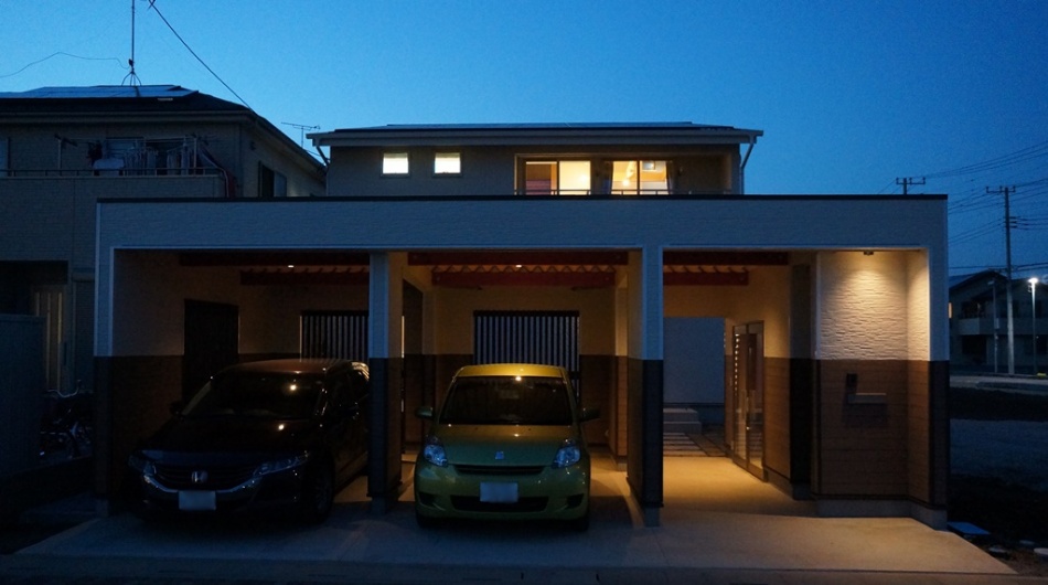 住宅の外観をよりグレードアップさせる長屋門ガレージです。