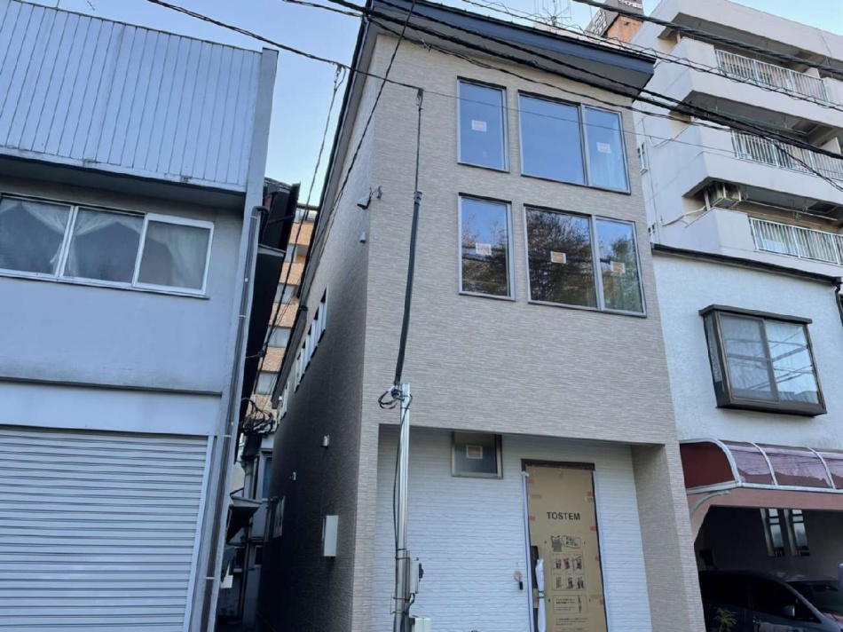 東京都葛飾区K様邸注文住宅新築工事は足場が外れて外観がわかるようになりました。