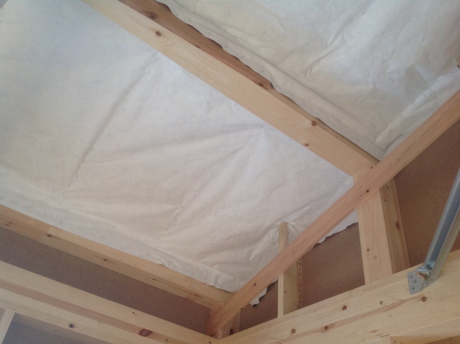 【埼玉県北葛飾郡松伏町】S様邸マルチエネヤネ、小屋裏にタイベックシルバーを施工しました。松井産業株式会社 イシンホーム三郷店
