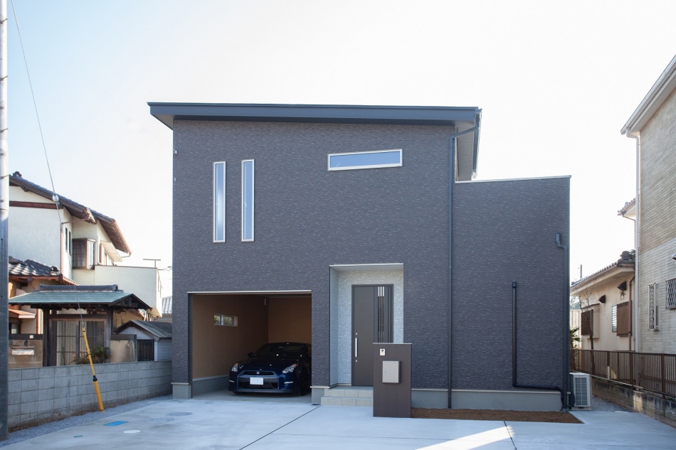 埼玉県三郷市 K様邸ブラック外装のガレージハウス ZEH仕様