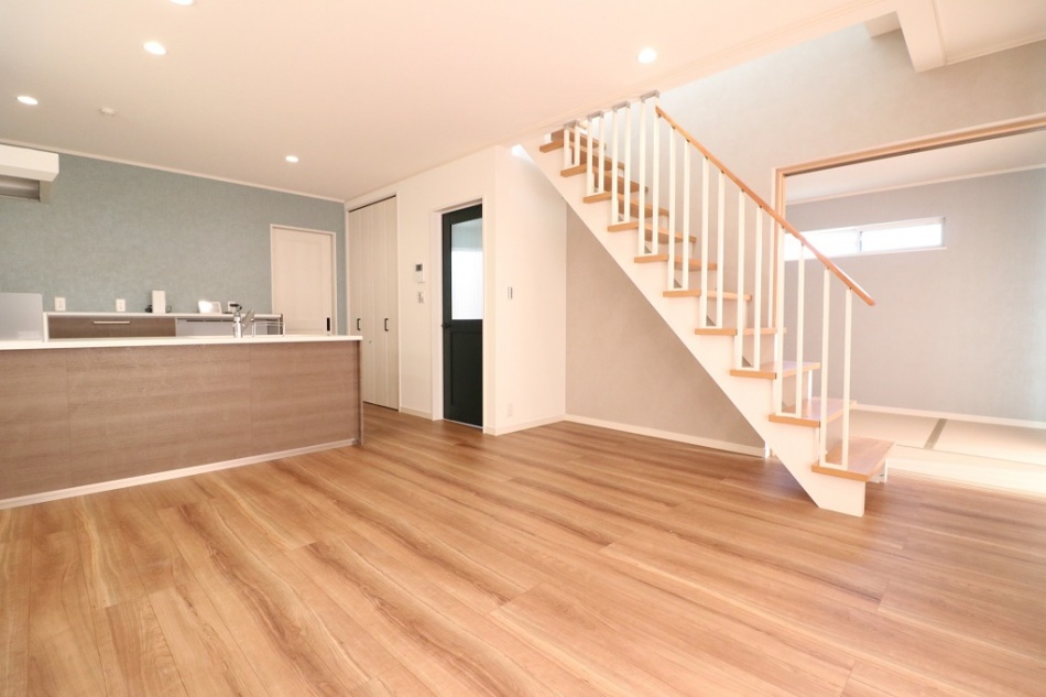 吉川市K様邸階段下の開放的な空間