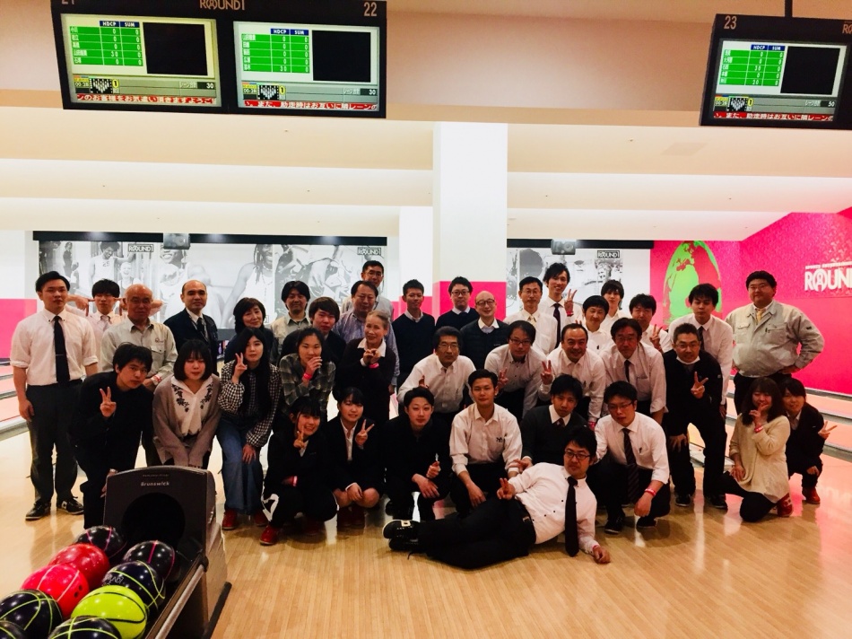新入社員親睦ボウリング大会でした。松井産業