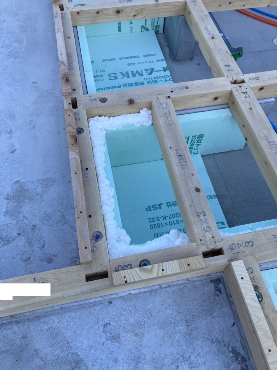 埼玉県越谷市K様邸注文住宅新築工事は基礎断熱工事を行っています。