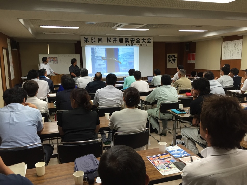 【第54回協力業者勉強会】品質安全マナーを繰り返し勉強し意識の強化をします。