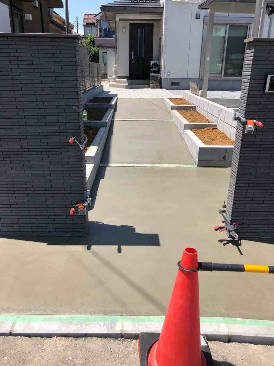 【北葛飾郡松伏町】M様邸外構工事は門塀工事を行っています。