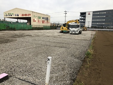 埼玉県三郷市S様駐車場造成工事を行っています。
