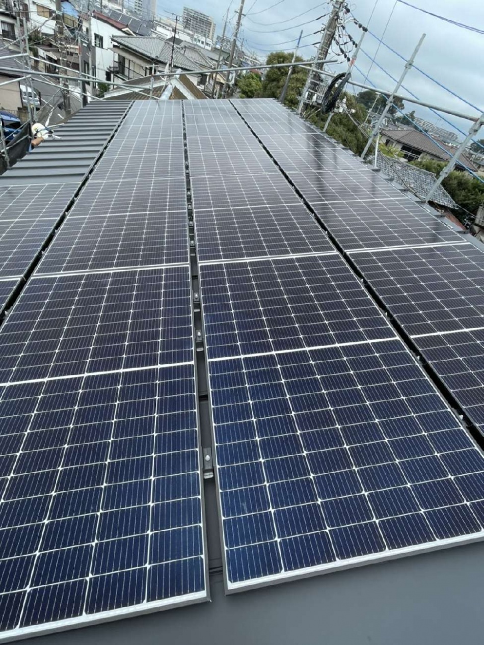 埼玉県三郷市H様邸注文住宅新築工事は太陽光パネルが設置されました。