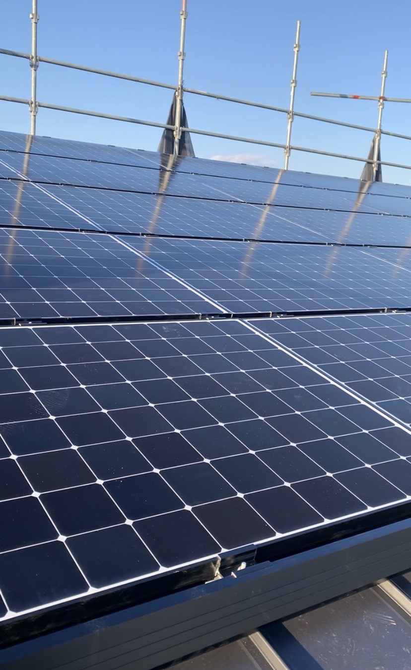 埼玉県三郷市M様邸太陽光パネル12kW設置工事を行いました。マキシオンソーラー