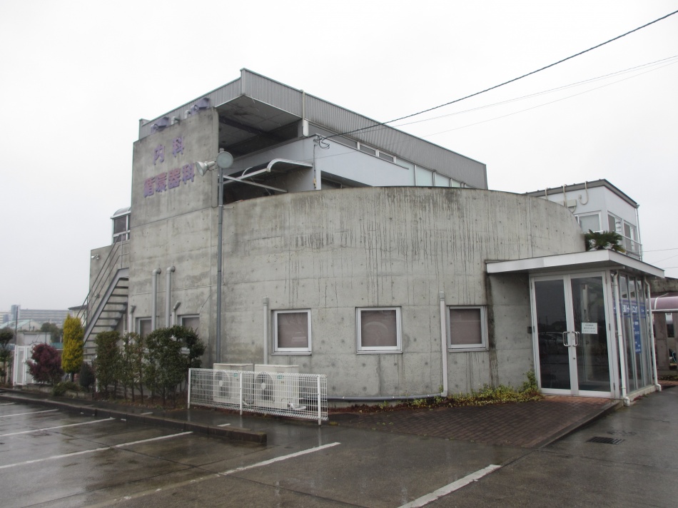 【埼玉県三郷市】I様クリニック外壁塗装工事完了いたしました。施工前と施工後の外観は見違えるほど明るくなりました。松井産業