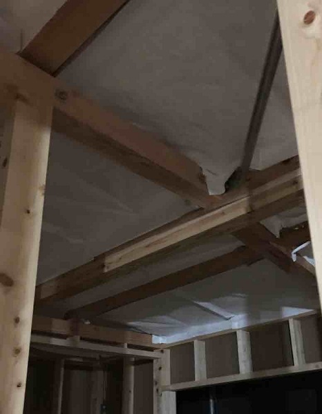 埼玉県越谷市N様邸注文住宅新築工事は小屋裏タイベックシルバーを施工しました。