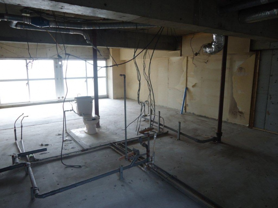 【埼玉県三郷市】ハイラーク三郷 分譲マンションリノベーション工事の解体が始まりました。松井産業株式会社リフォーム館