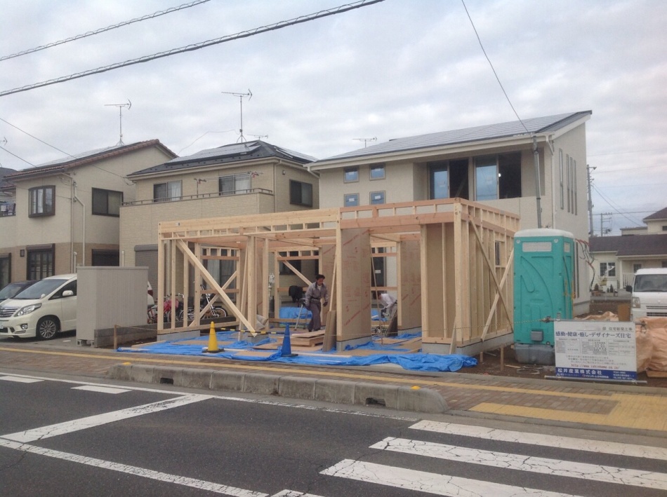 【埼玉県三郷市】ピアラシティ新築工事は足場を解体し現在はガレージ工事中です。松井産業株式会社 イシンホーム三郷店