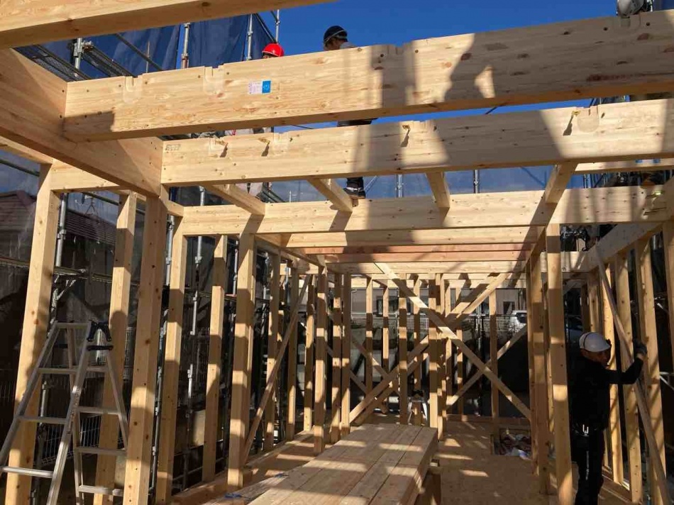 千葉県柏市M様邸注文住宅新築工事は上棟しました。