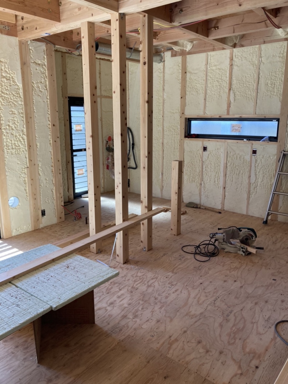 東京都足立区S様邸注文住宅新築工事は吹付断熱工事を行いました。