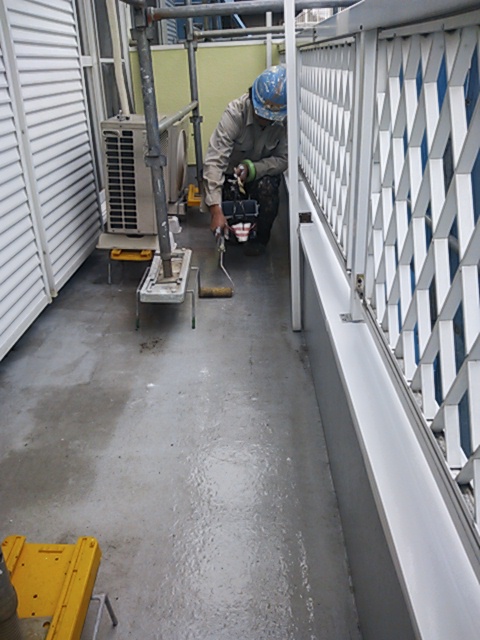 【埼玉県越谷市】E様邸フルリフォーム工事,屋根上塗り,ベランダ床防水です。松井産業株式会社リフォーム館