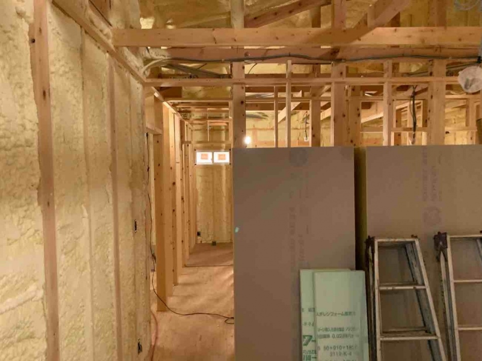 埼玉県越谷市T様邸注文住宅新築工事は吹付け断熱工事を行いました。
