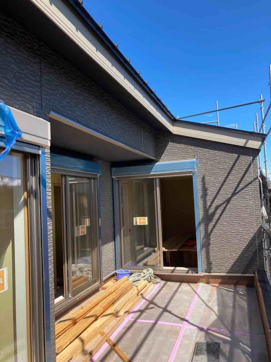 埼玉県三郷市H様邸注文住宅新築工事は外壁サイデイング工事が完了しました。