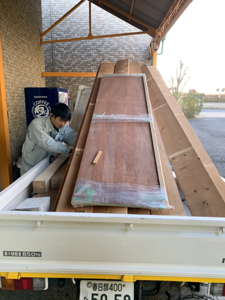 倉庫の大掃除です。松井産業リフォーム館