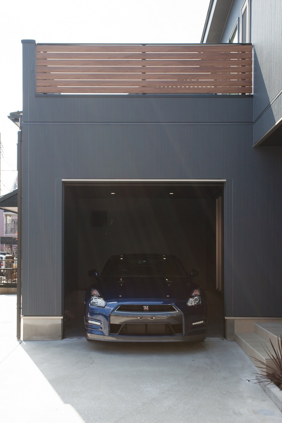 三郷市「趣味を楽しむスタイリッシュガレージハウス」松井産業