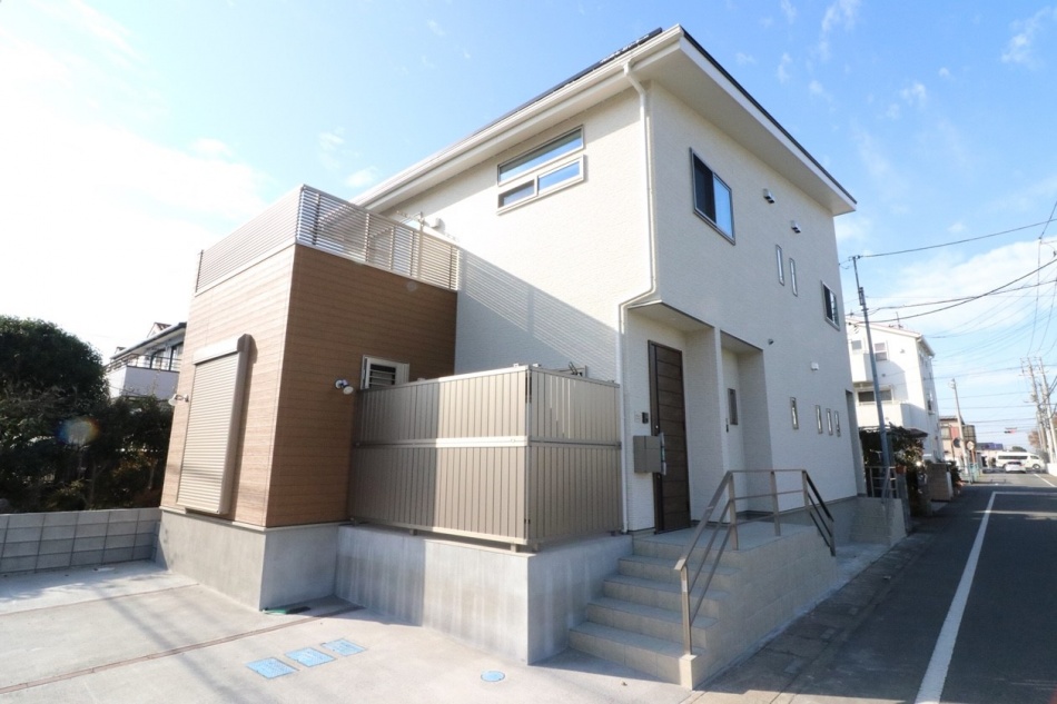 越谷市S様邸の内外装工事が完了しました。松井産業