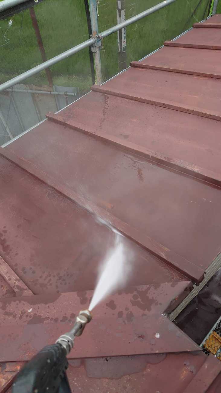 【埼玉県三郷市】A様貸店舗外壁塗装工事は高圧洗浄を行いました。