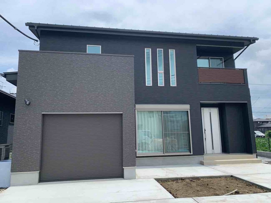 埼玉県越谷市H様邸ガレージハウス注文住宅新築工事はお引渡し間近です。