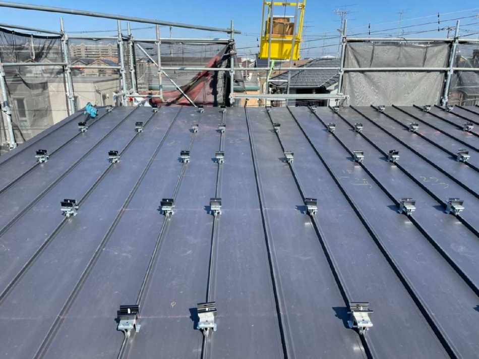 埼玉県吉川市Y様邸注文住宅新築工事は太陽光パネルがとりつきました。