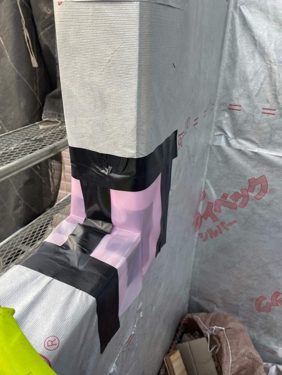 東京都足立区S様邸新築工事は防水紙タイベックシルバーの施工を行いました。