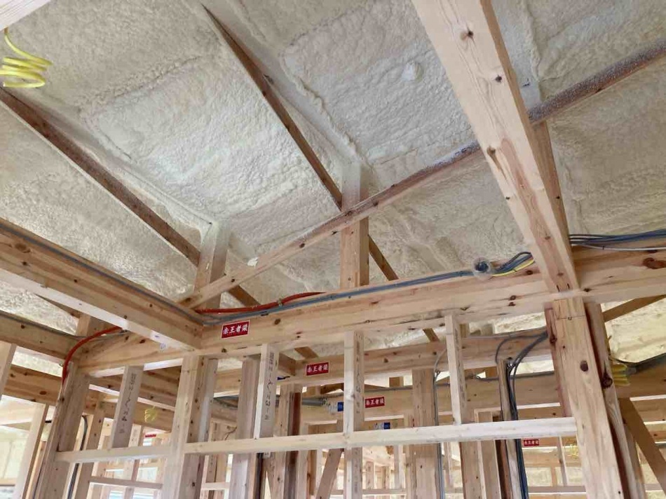埼玉県吉川市T様邸注文住宅新築工事は吹付け断熱工事を行いました。
