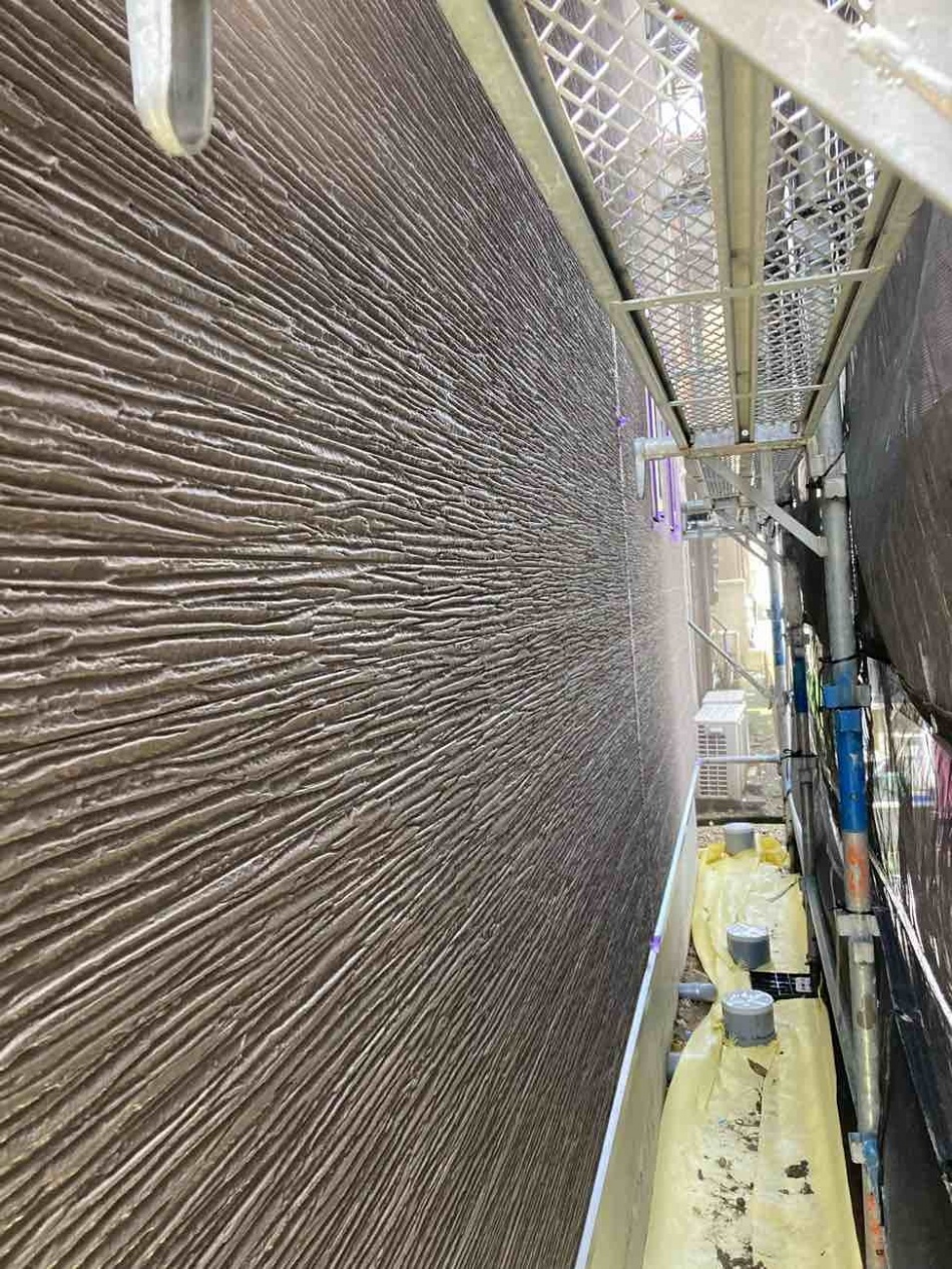 埼玉県三郷市H様邸注文住宅新築工事はサイデイング工事を行いました。