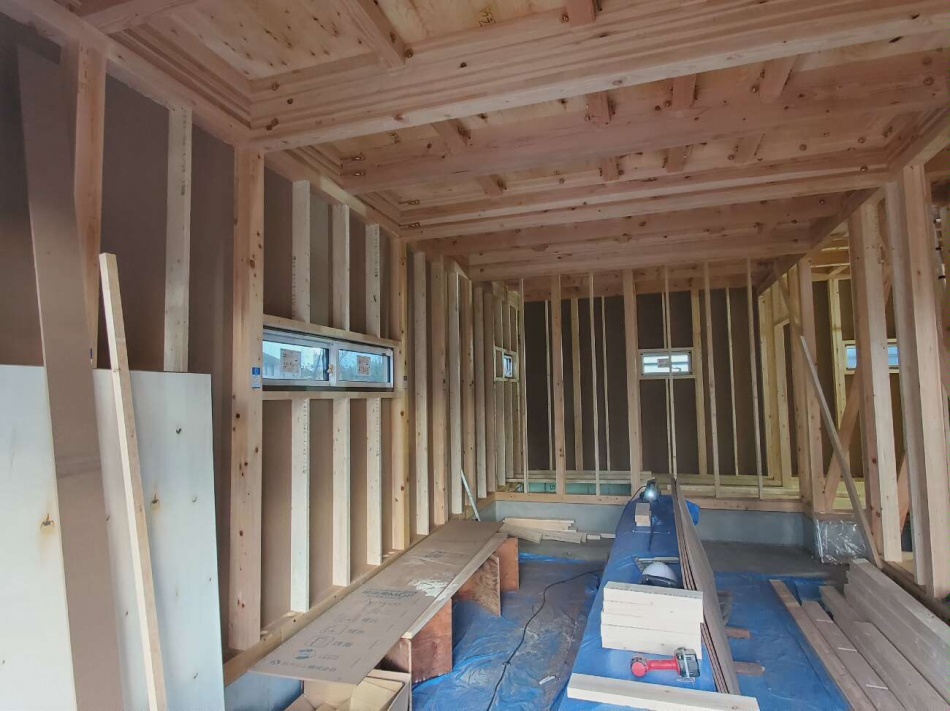 【埼玉県三郷市】K様邸ガレージハウス新築工事はサッシュが取り付きました。