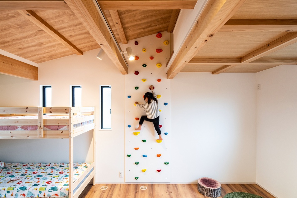 埼玉県三郷市M様邸ボルダリングと収納秘密基地のある子ども部屋