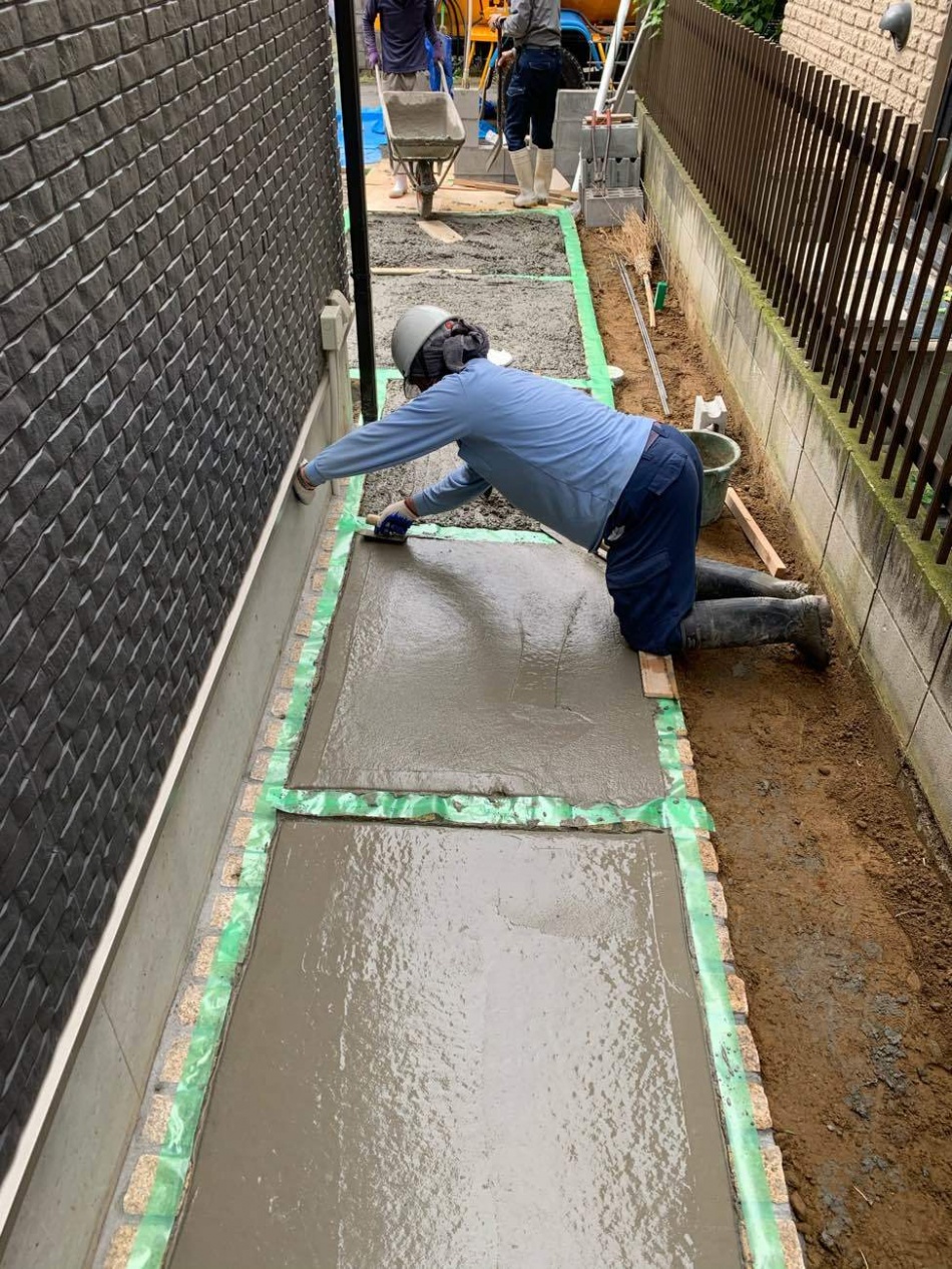 【埼玉県吉川市】K様邸は外構工事を行っています。