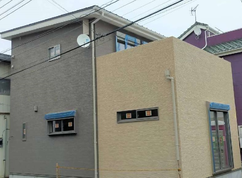 埼玉県三郷市T様邸注文住宅新築工事は足場が外れて外観がわかるようになりました。