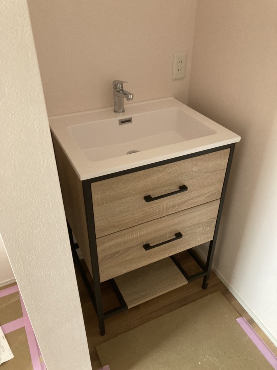 埼玉県三郷市O様邸は玄関手洗い場が取り付きました。