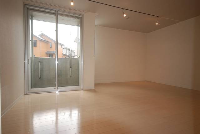 遮音性能が抜群の音楽スタジオ型賃貸マンションが、入居者募集中です。