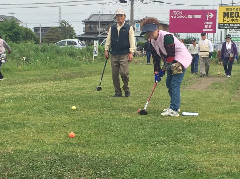 グラウンドゴルフ大会で、健康な地域づくりに貢献。