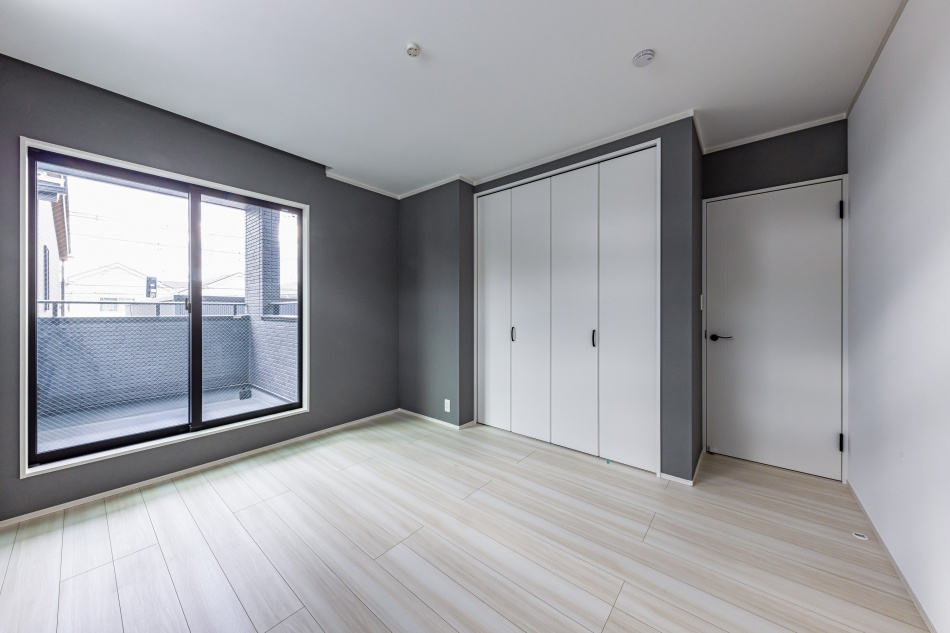 埼玉県三郷市「いつでも緑を感じられる中庭があるモダンな省エネ住宅」