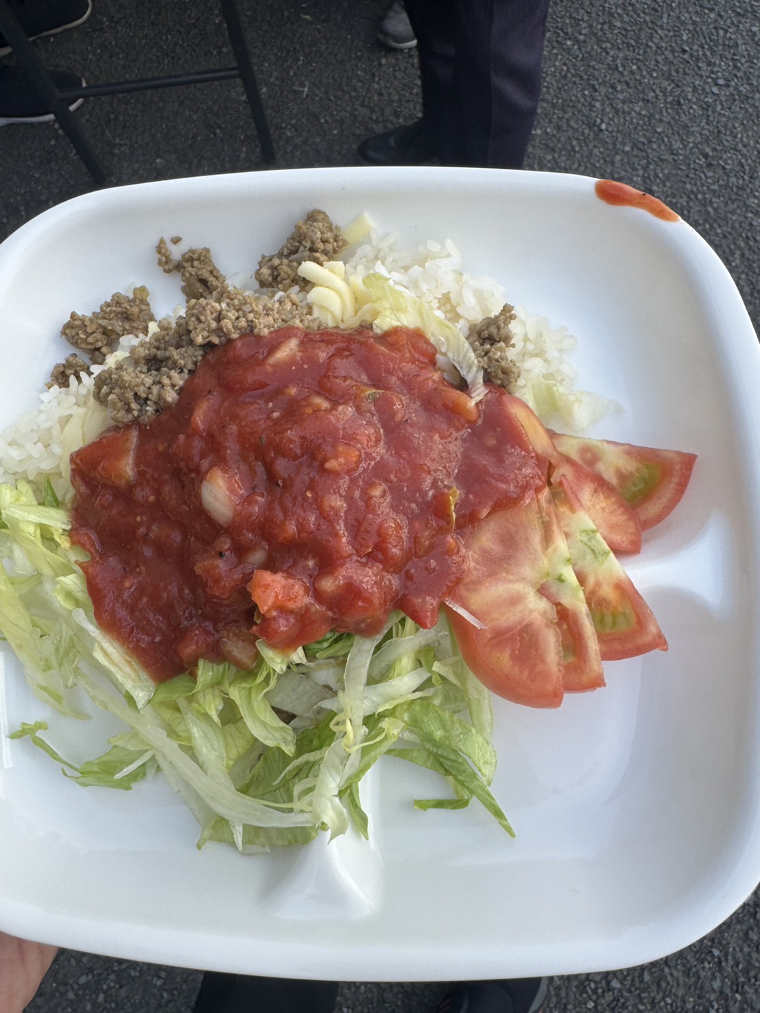 【松井産業】手作りタコライスで、朝から元気な声が響きました！