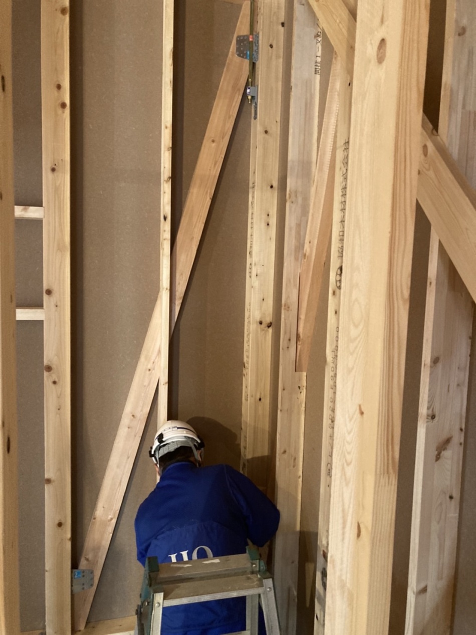 東京都足立区O様邸注文住宅新築工事は上棟後の構造検査を行いました。