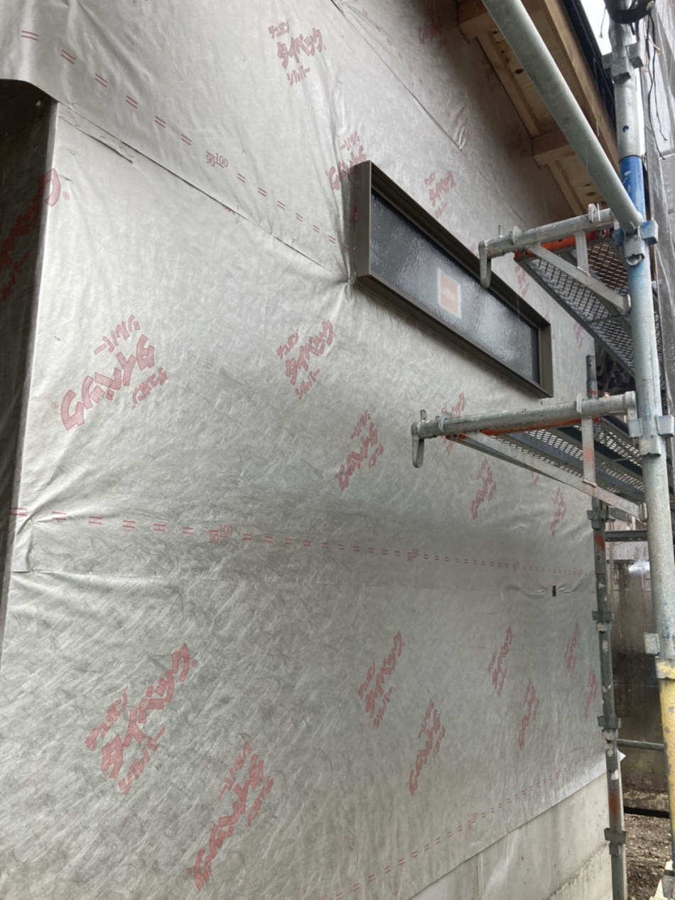 埼玉県越谷市K様邸注文住宅新築工事はタイベックシルバーを施工しました。