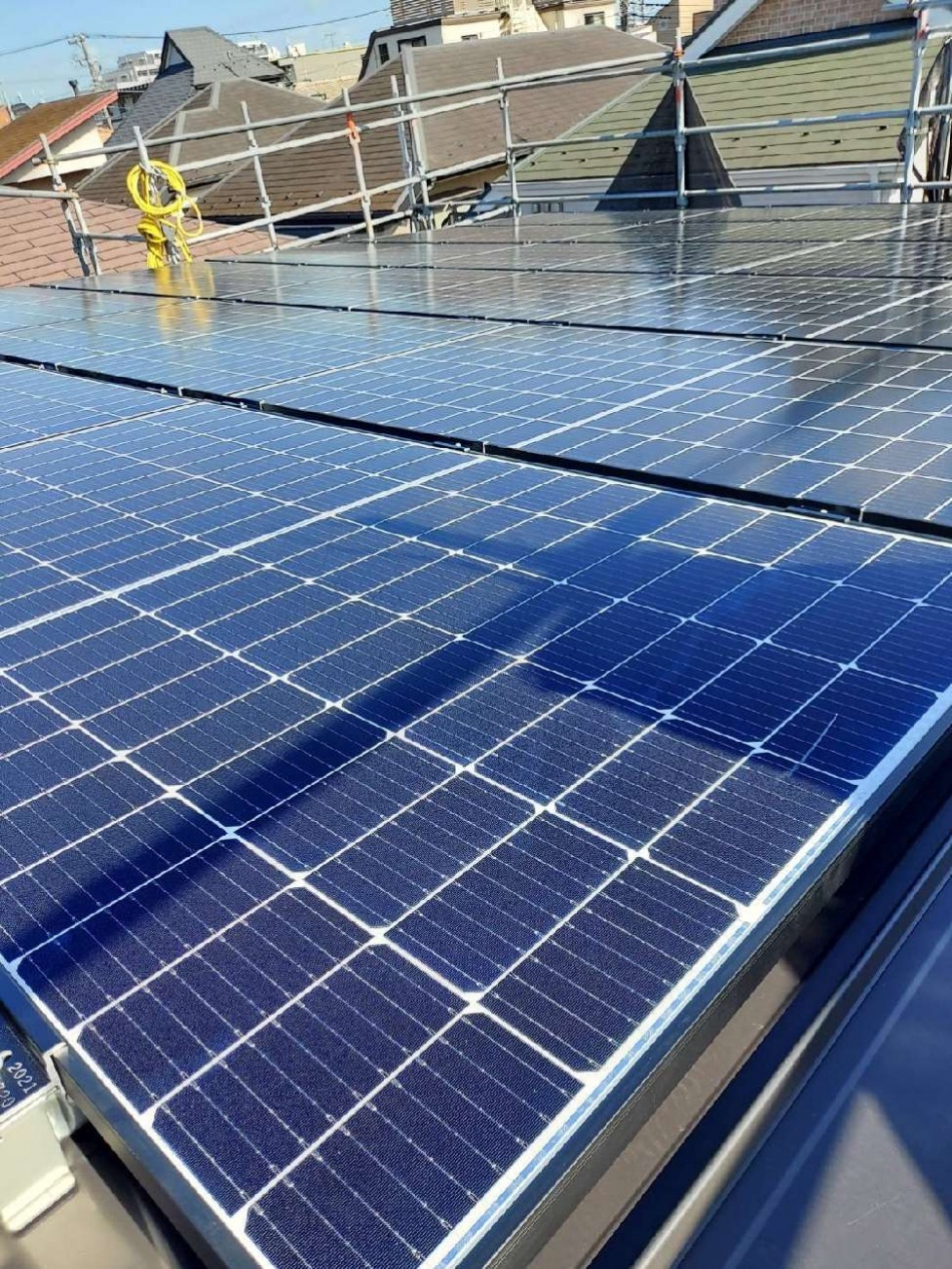 千葉県松戸市S様邸注文住宅新築工事は太陽光パネルが取り付きました。