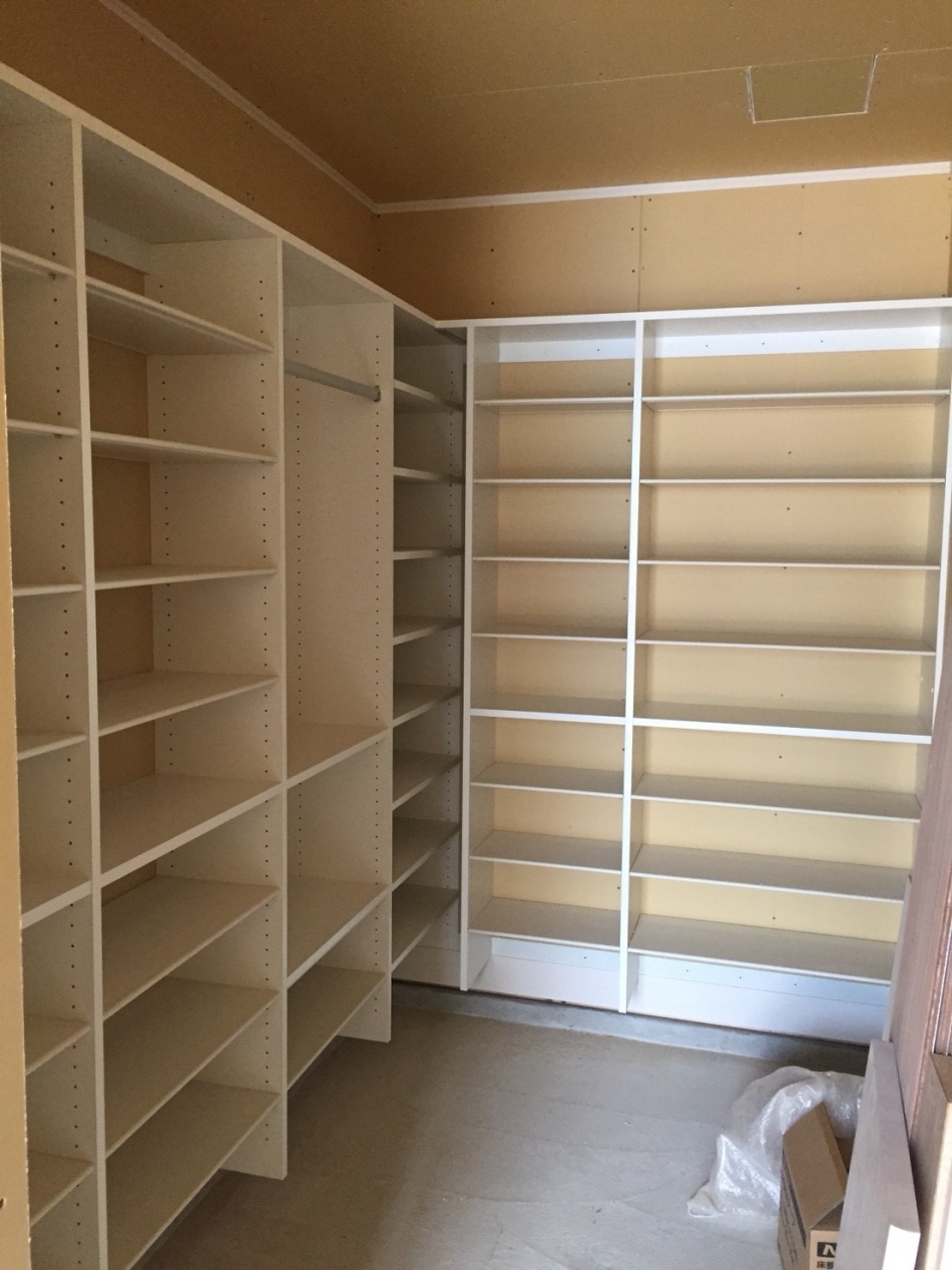 吉川市S様邸は階段が取りつきました。