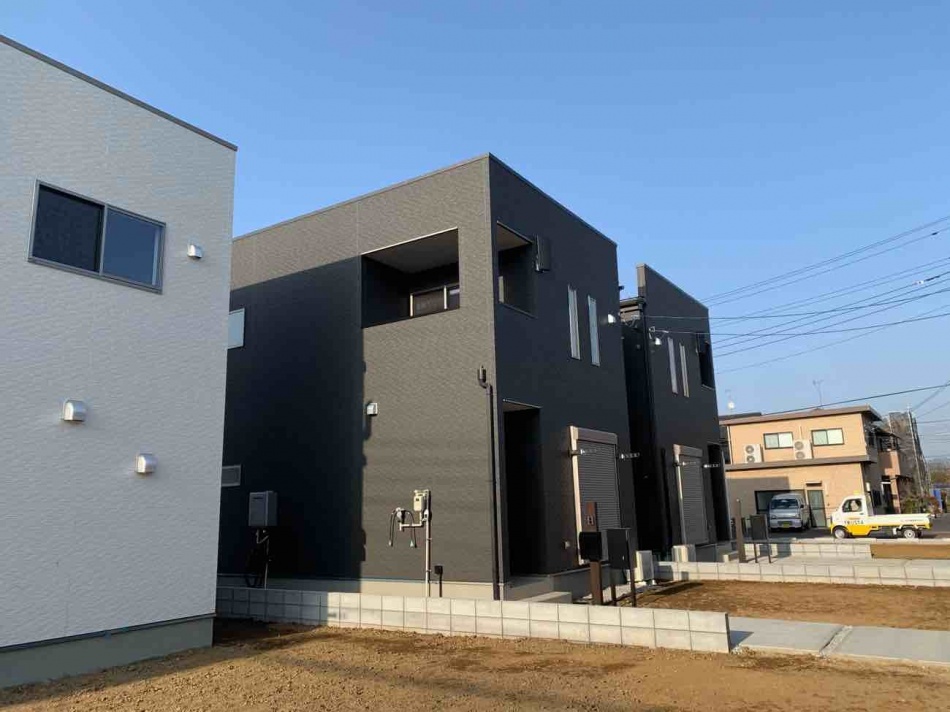 埼玉県三郷市O様戸建て賃貸4棟新築工事は駐車場が完成しました。