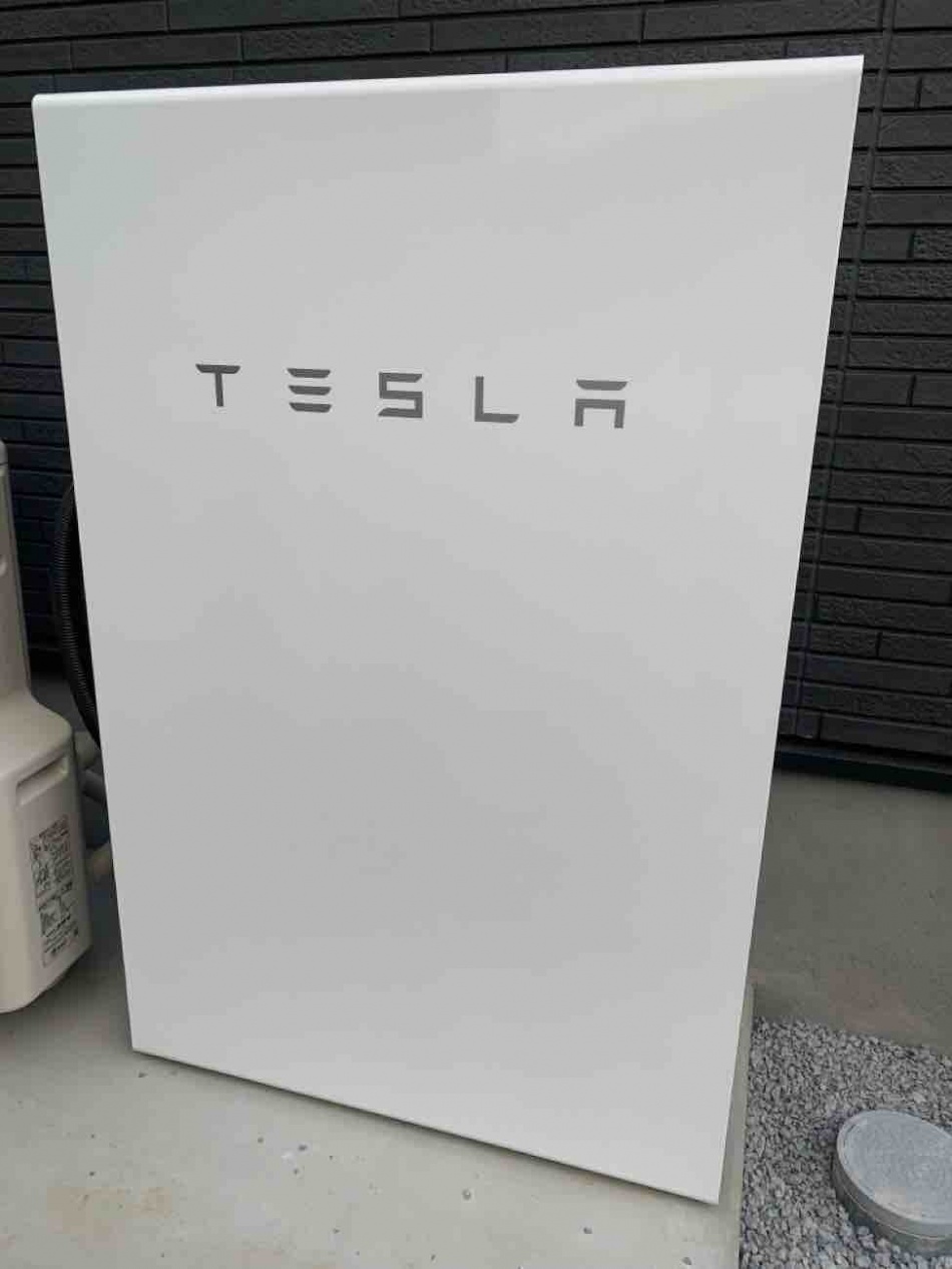 埼玉県三郷市T様邸注文住宅新築工事はテスラ製蓄電池パワーウォールが取り付きました。