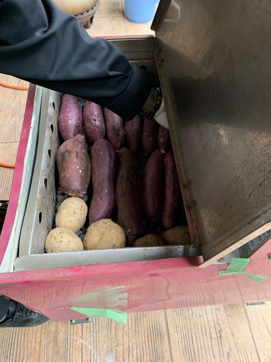 【社員親睦】芋煮や焼き芋がおいしい季節です。